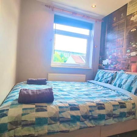 Cosy Room In East Ham Лондон Екстериор снимка
