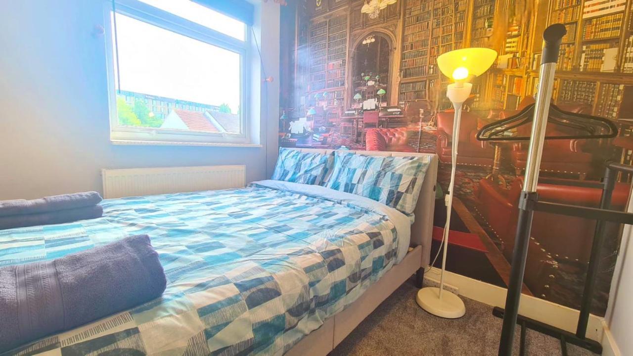 Cosy Room In East Ham Лондон Екстериор снимка