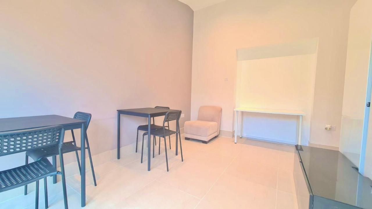 Cosy Room In East Ham Лондон Екстериор снимка